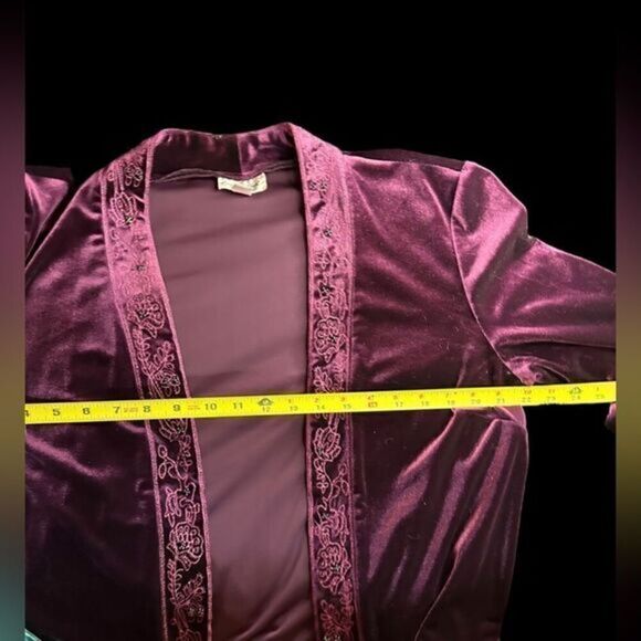 Comfort and glamour beaded velvety loungewear open card. Coldwater Creek size 12 - Picture 13 of 13